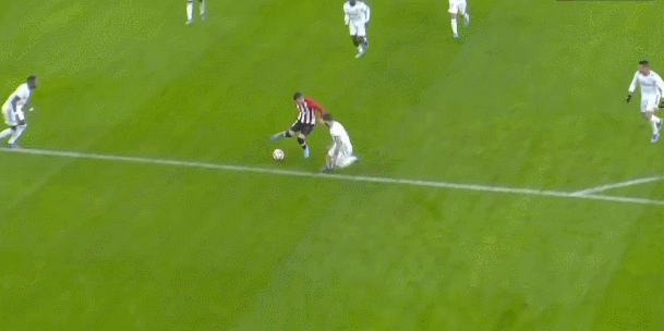 [图]莱奥破门阿莱格里染红 米兰1-0拉齐奥联赛12轮不败