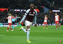 多伦多蓝鸟在 2015 年季后赛上演“甩棒之乱”，包提斯塔的三分炮将加拿大棒球热情推向巅峰